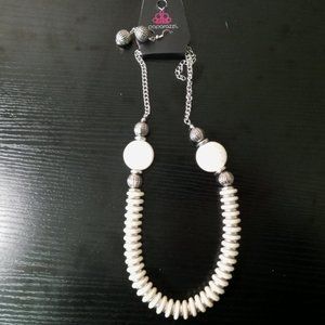 Paparazzi set (earring/necklace)